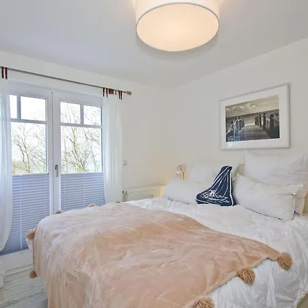 Moderne Mit Balkon, Meerblick - Ferienresidenz Zwei Boddenfewo 1-3 Apartment *