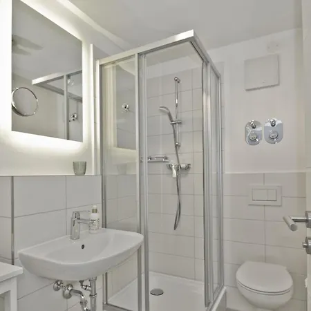 Moderne Mit Balkon, Meerblick - Ferienresidenz Zwei Boddenfewo 1-3 * Lietzow